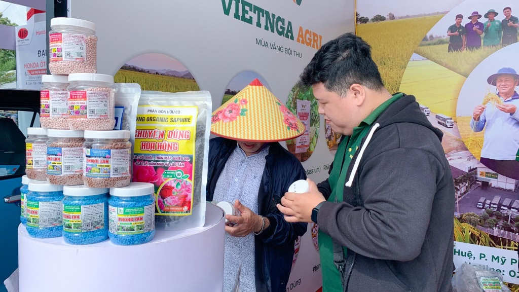 Viet Nga Fertilizer រួមដំណើរជាមួយពិធីបុណ្យផ្កា និងរុក្ខជាតិតុបតែងទីក្រុង Sa Đéc លើកទី១ vietnga.vn le hoi hoa kieng 1024