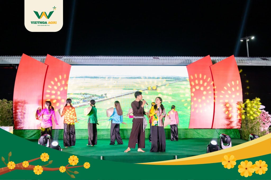 ក្រុមហ៊ុន Viet Nga Fertilizer រៀបចំពិធីជប់លៀងចុងឆ្នាំដើម្បីស្វាគមន៍រដូវផ្ការីកឆ្នាំ ២០២៤ ការសម្តែងដែលទទួលបានពានរង្វាន់លេខបីរបស់នាយកដ្ឋានគណនេយ្យ