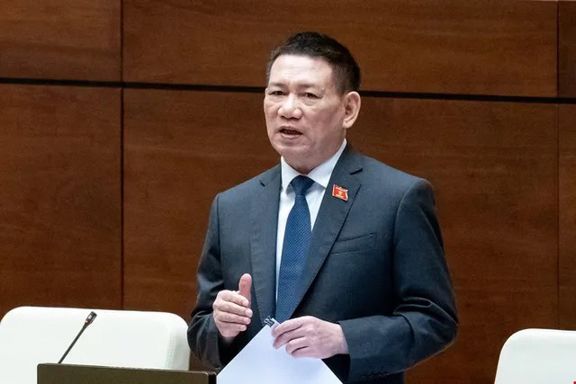 The National Assembly is considering imposing a 5% VAT on fertilizers Minister of Finance Ho Duc Phoc clarified several issues related to value-added tax (VAT) on fertilizers.