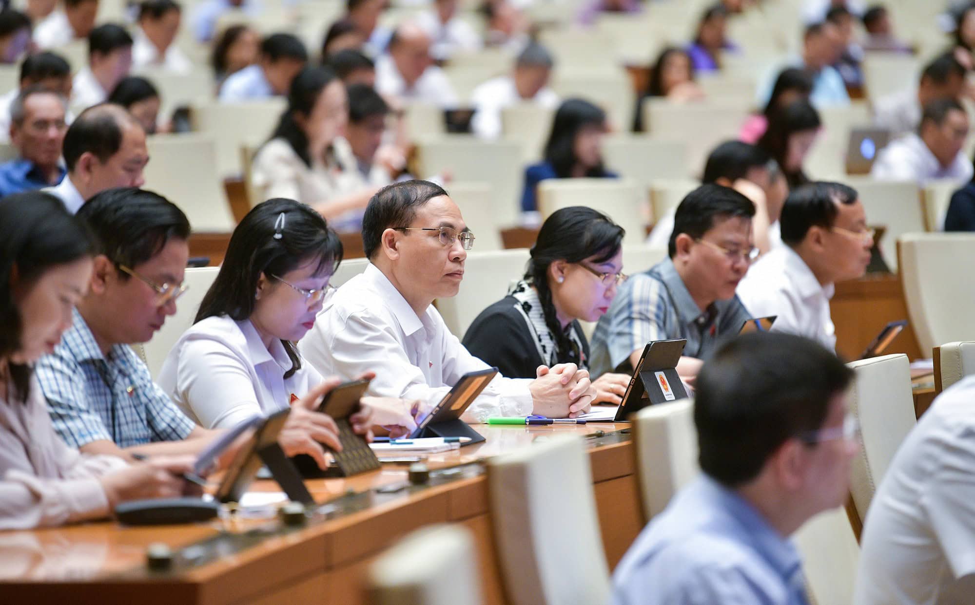 đại biểu tranh luận về áp 5% thuế VAT đối với phân bón
