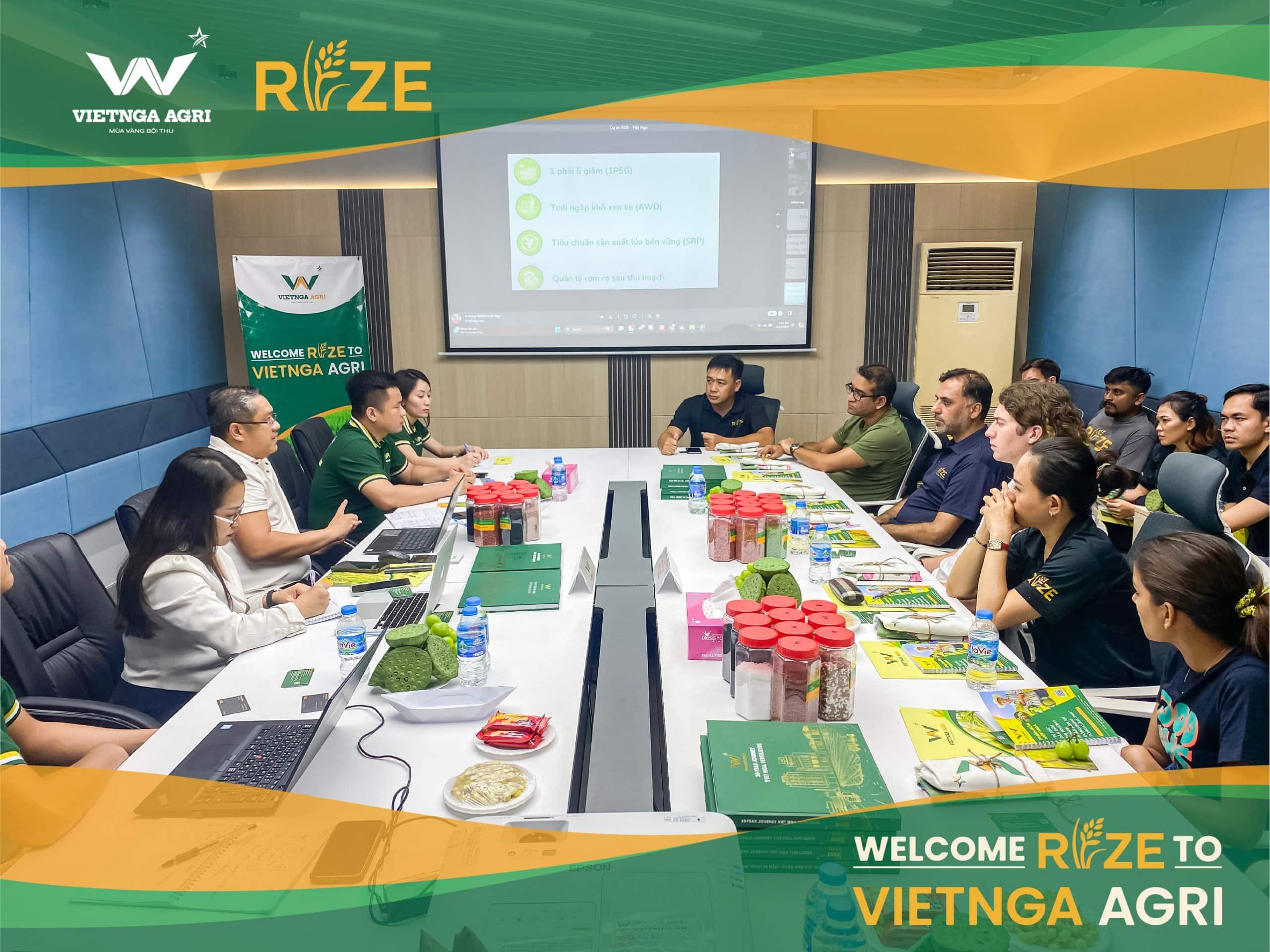 Đoàn Rize tham quan và làm việc tại trụ sở Phân Bón Việt Nga