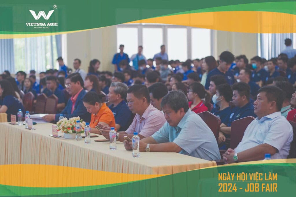 Phân Bón Việt Nga Đồng Hành Cùng Các Bạn Sinh Viên Tại Ngày Hội Việc Làm 2024 Có sự tham gia của nhiều doanh nghiệp trong và ngoài tỉnh