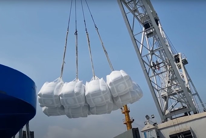 Xuất khẩu gạo Việt Nam lần đầu vượt mốc 5 tỷ USD