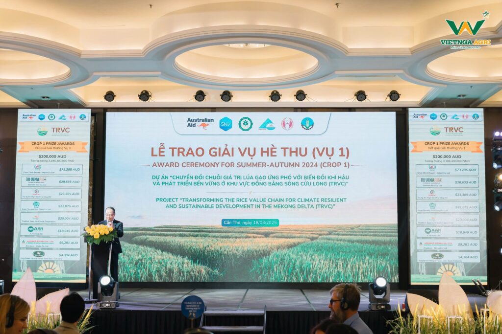 សារធាតុជីវៀតណាម-រុស្ស៊ី និង “ទស្សនវិស័យបៃតង” ក្នុងគម្រោង TRVC ឆ្នាំ ២០២៥ ទិដ្ឋភាពទូទៅនៃពិធីសង្ខេបគម្រោងឆ្នាំទី១ ក្នុងបរិបទគម្រោង “ការបម្លែងខ្សែតម្លៃអង្ករដើម្បីឆ្លើយតបនឹងការប្រែប្រួលអាកាសធាតុនិងអភិវឌ្ឍន៍ប្រកបដោយចីរភាពនៅតំបន់ដែលតាមេគង្គ (TRVC)”