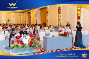 Phân Bón Việt Nga Tổ Chức Hội Nghị Nhà Phân Phối VIP 2025 Lần XI Đại diện Ban lãnh đạo đã chia sẻ về định hướng và mục tiêu đồng hành cùng Nhà Phân Phối trong tương lai