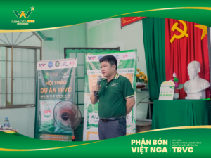 Ông Trần Hữu Vĩnh, Trưởng Ban quản lý Dự án TRVC - Công ty Cổ phần Tập đoàn Việt Nga chia sẻ thêm về các nội dung kỹ thuật và canh tác. Ông Trần Hữu Vĩnh, Trưởng Ban quản lý Dự án TRVC - Công ty Cổ phần Tập đoàn Việt Nga chia sẻ thêm về các nội dung kỹ thuật và canh tác.