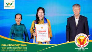 Bà Nguyễn Thị Nga – Tổng Giám đốc Công ty Cổ phần Tập đoàn Việt Nga vinh dự nhận danh hiệu Hàng Việt Nam Chất Lượng Cao 2026. Bà Nguyễn Thị Nga – Tổng Giám đốc Công ty Cổ phần Tập đoàn Việt Nga vinh dự nhận danh hiệu Hàng Việt Nam Chất Lượng Cao 2026.